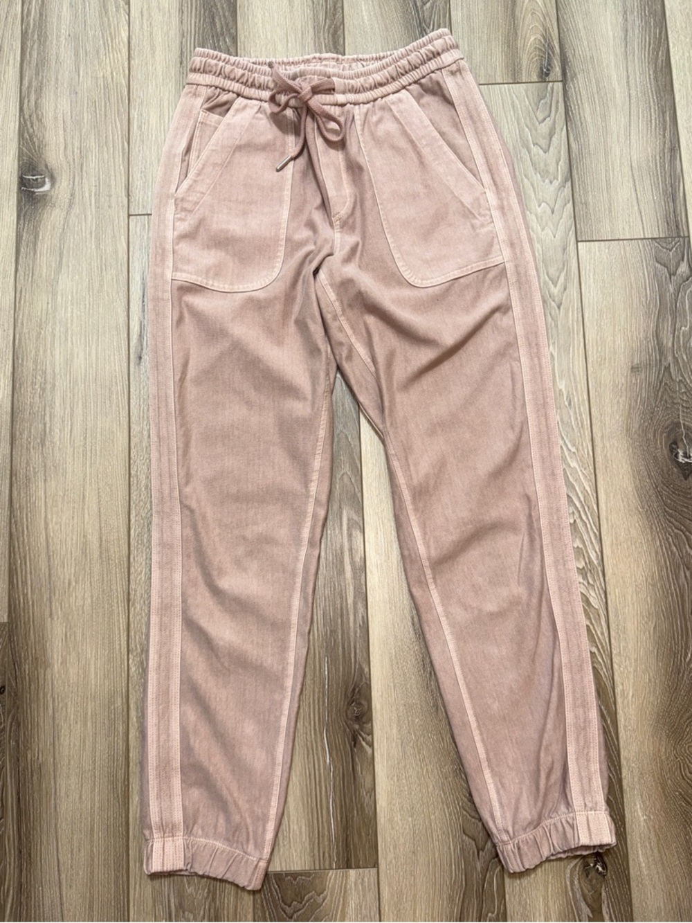 Athleta Farallon Jogger: Beige/Blush